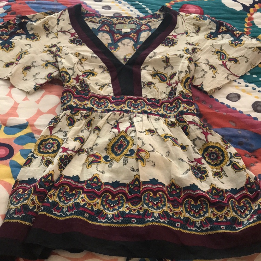 Gorgeous Anthropologie fitted blouse